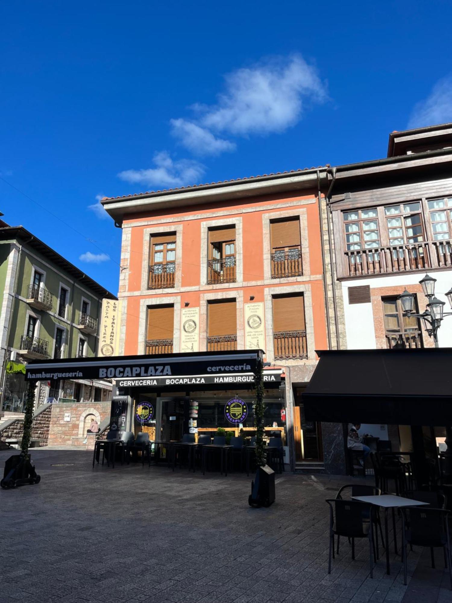 Apartamentosarturo Llanes Laplaza Atico Centrico Eksteriør bilde