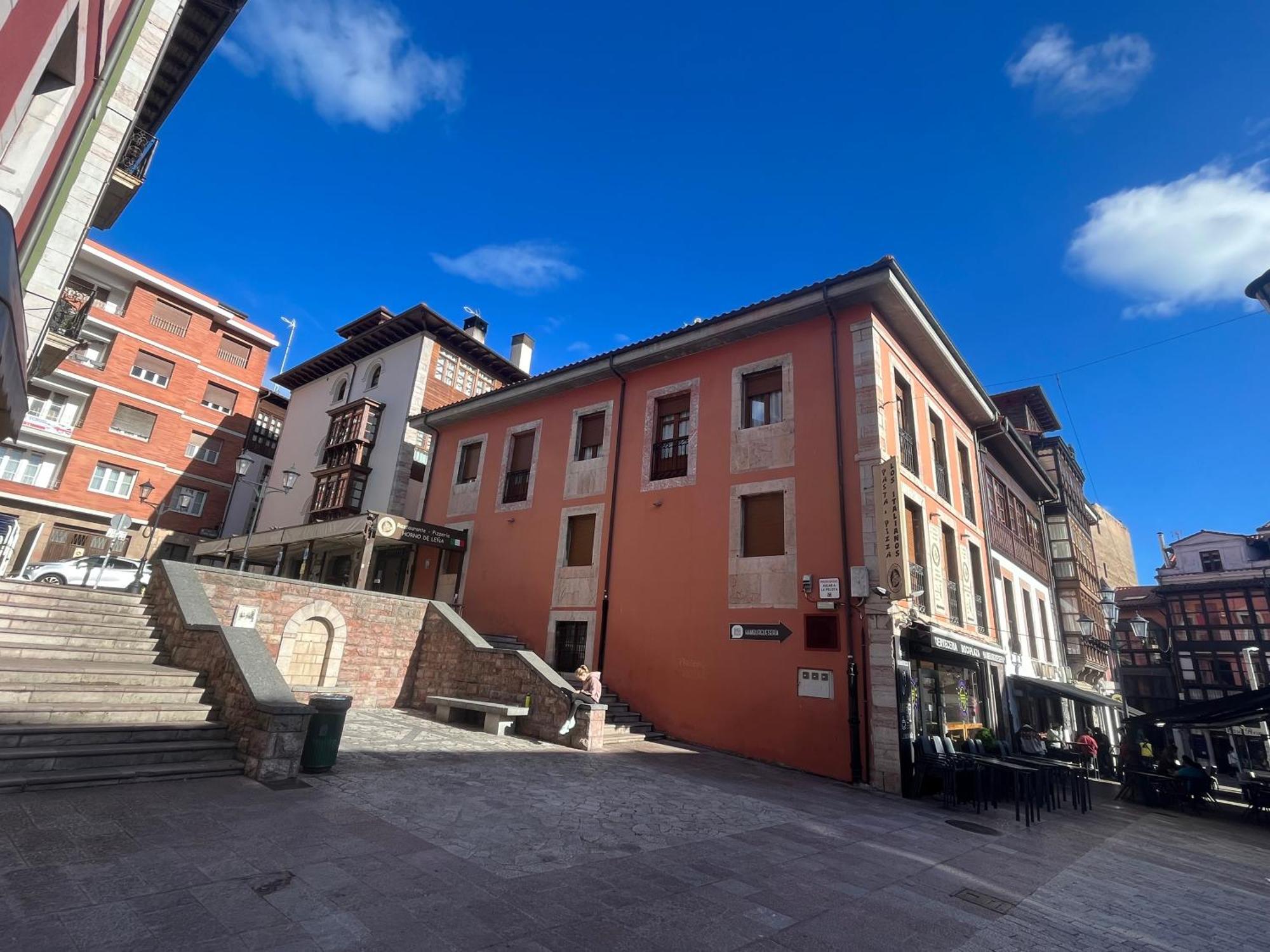 Apartamentosarturo Llanes Laplaza Atico Centrico Eksteriør bilde